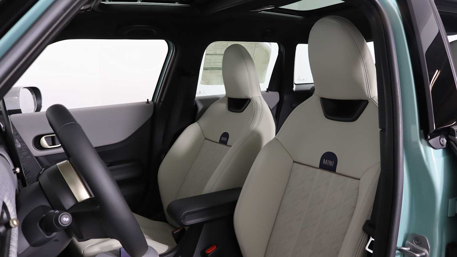 new 2025 MINI Hardtop 4 Door car, priced at $40,050