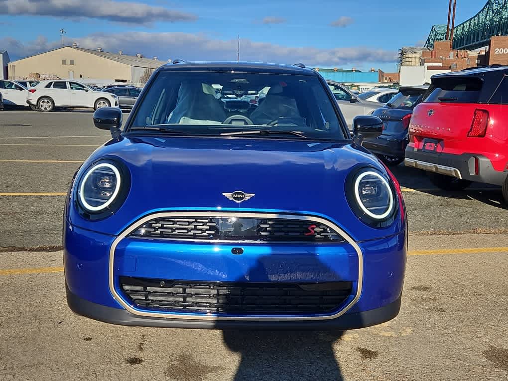 new 2025 MINI Hardtop 4 Door car, priced at $39,545