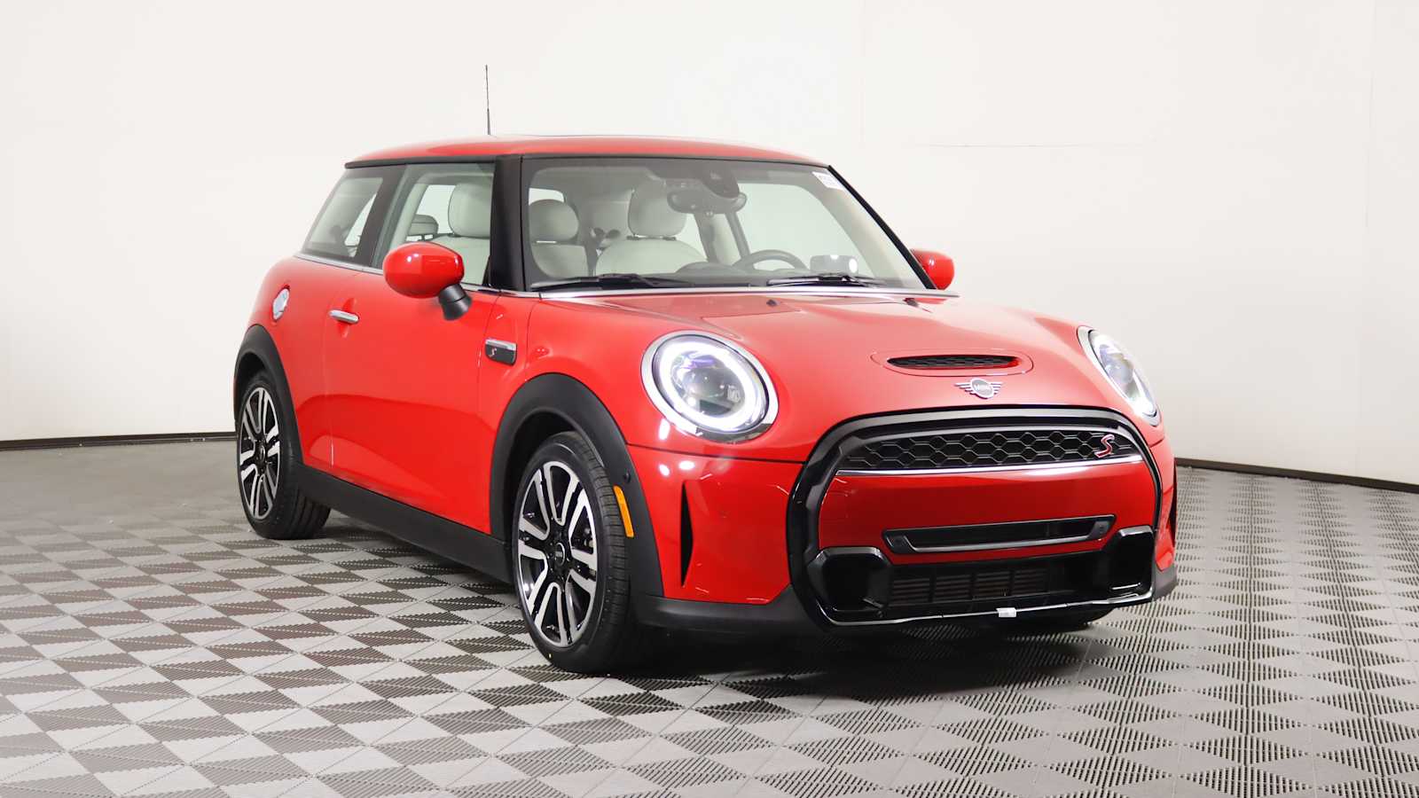 used 2022 MINI Hardtop 2 Door car, priced at $26,698