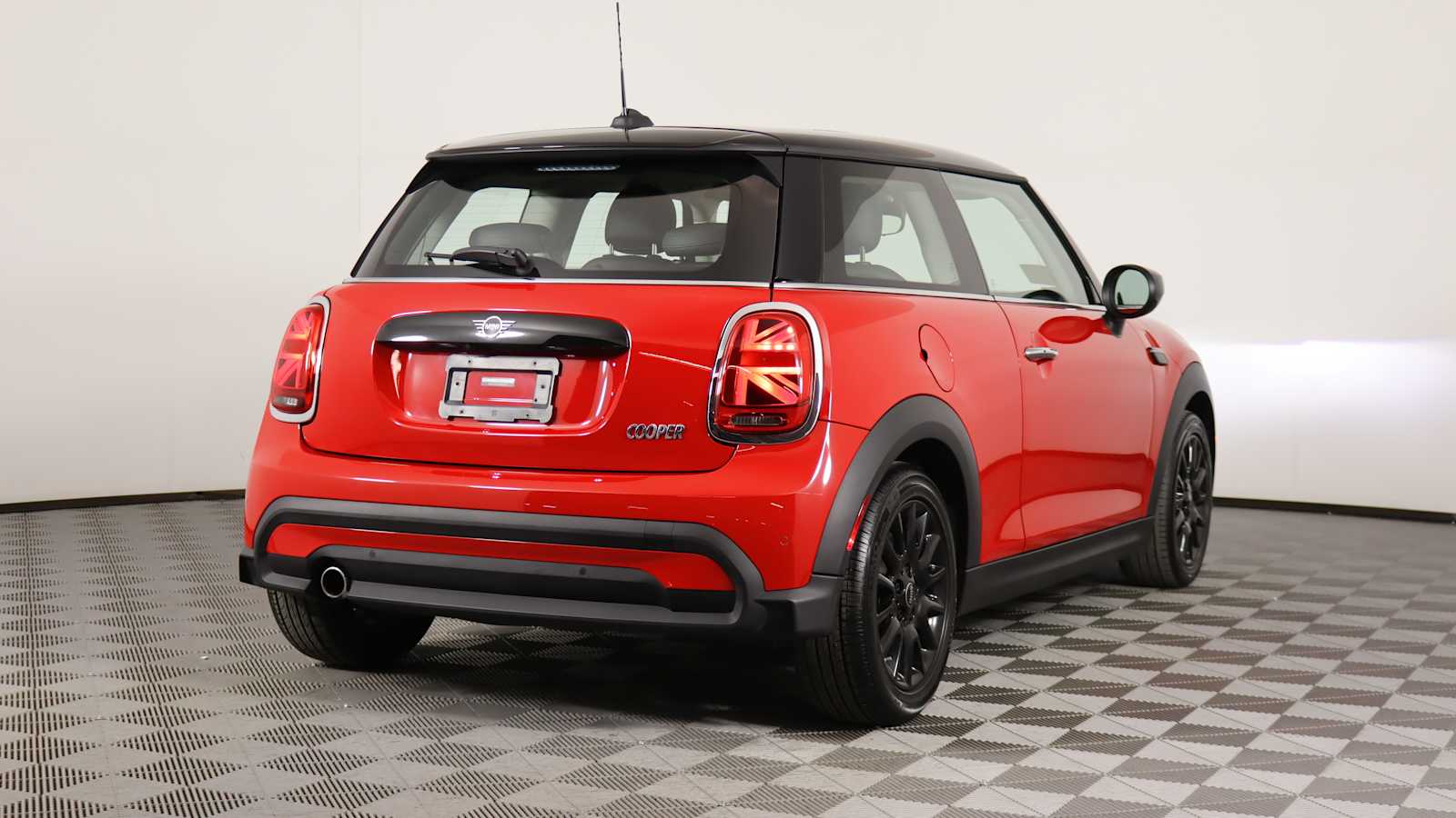 used 2023 MINI Hardtop 2 Door car, priced at $23,998