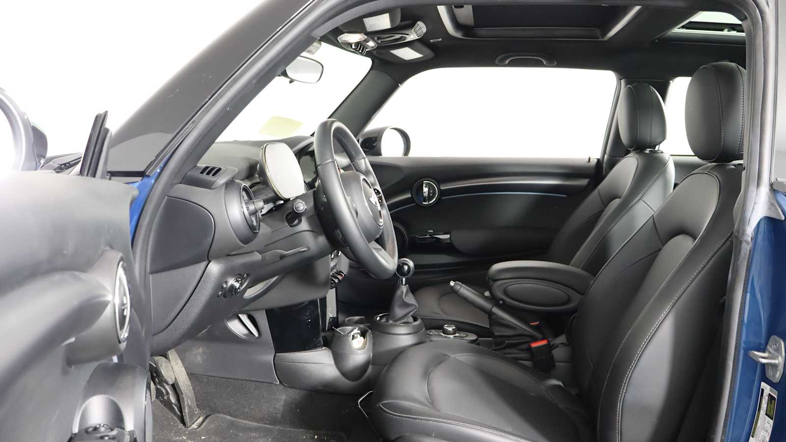 used 2022 MINI Hardtop 2 Door car, priced at $22,598