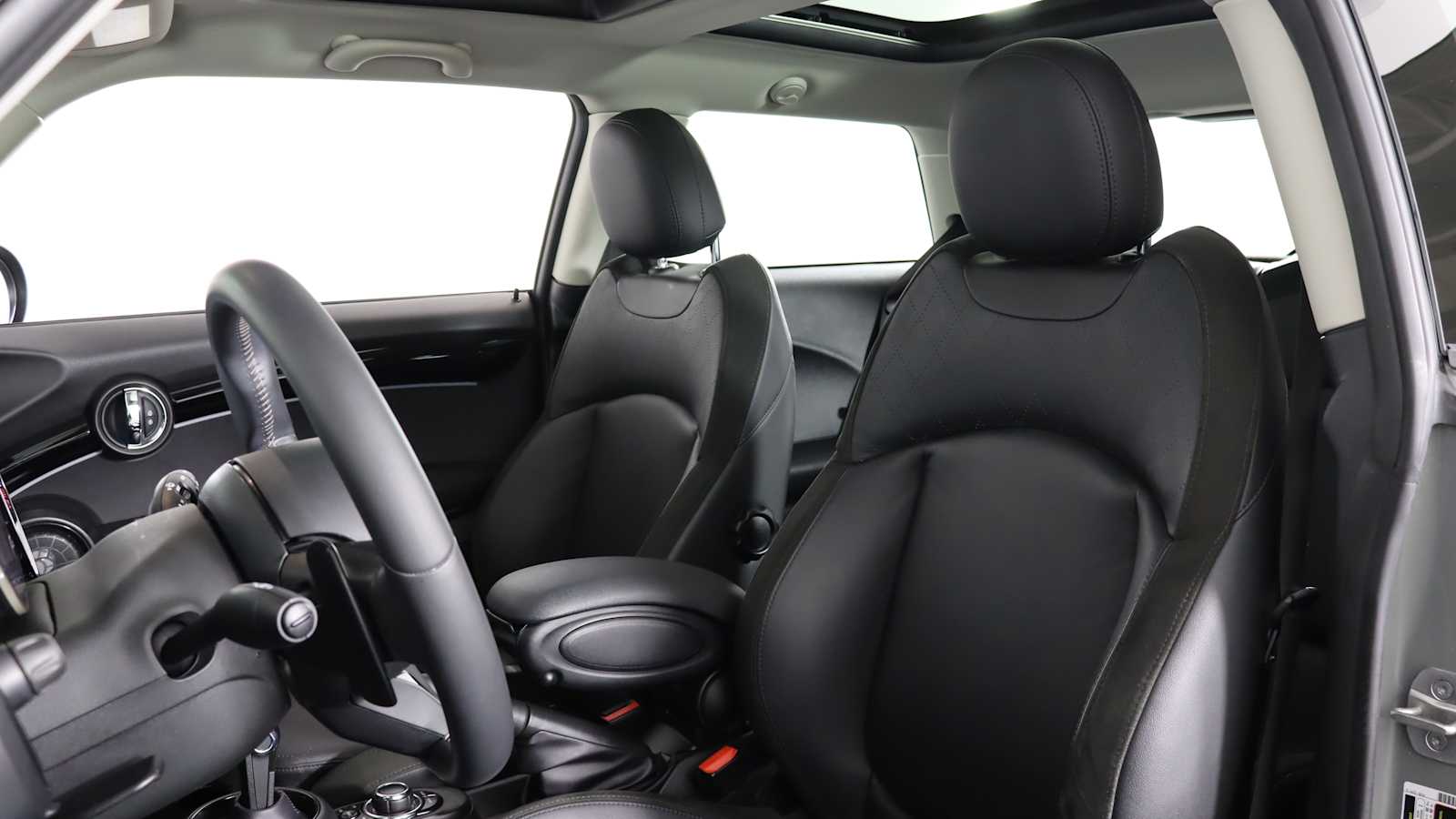 used 2023 MINI Hardtop 2 Door car, priced at $27,798