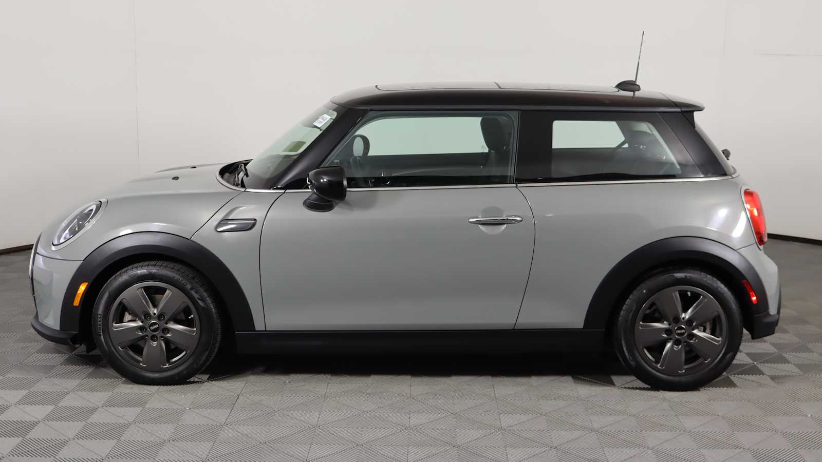 used 2023 MINI Hardtop 2 Door car, priced at $24,598