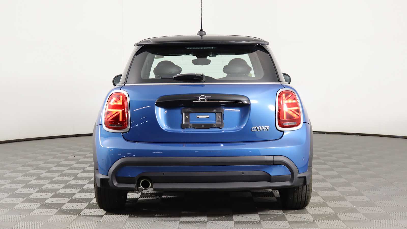 used 2022 MINI Hardtop 2 Door car, priced at $22,598