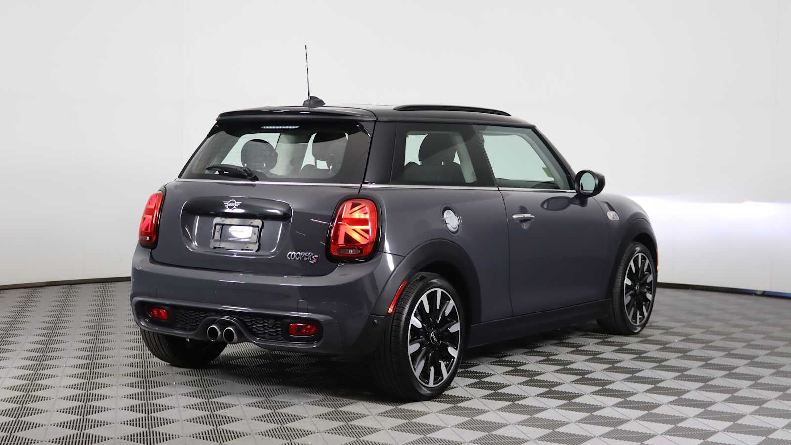 used 2021 MINI Hardtop 2 Door car, priced at $24,698