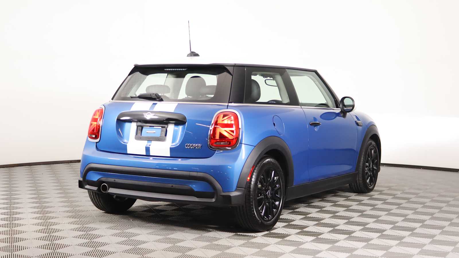 used 2022 MINI Hardtop 2 Door car, priced at $23,798