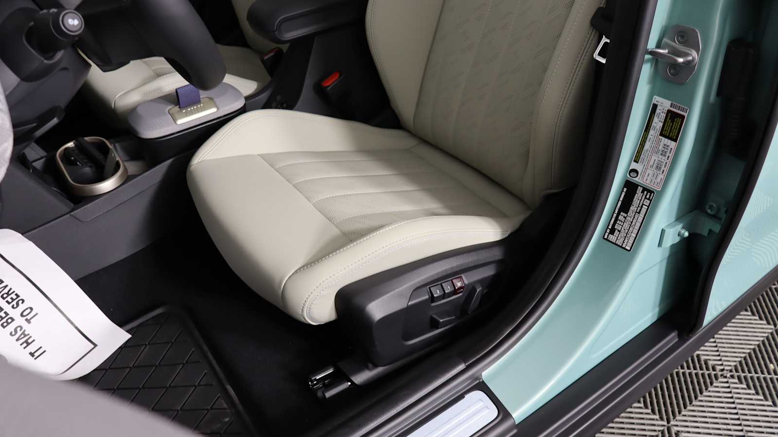 new 2025 MINI Hardtop 4 Door car, priced at $40,050