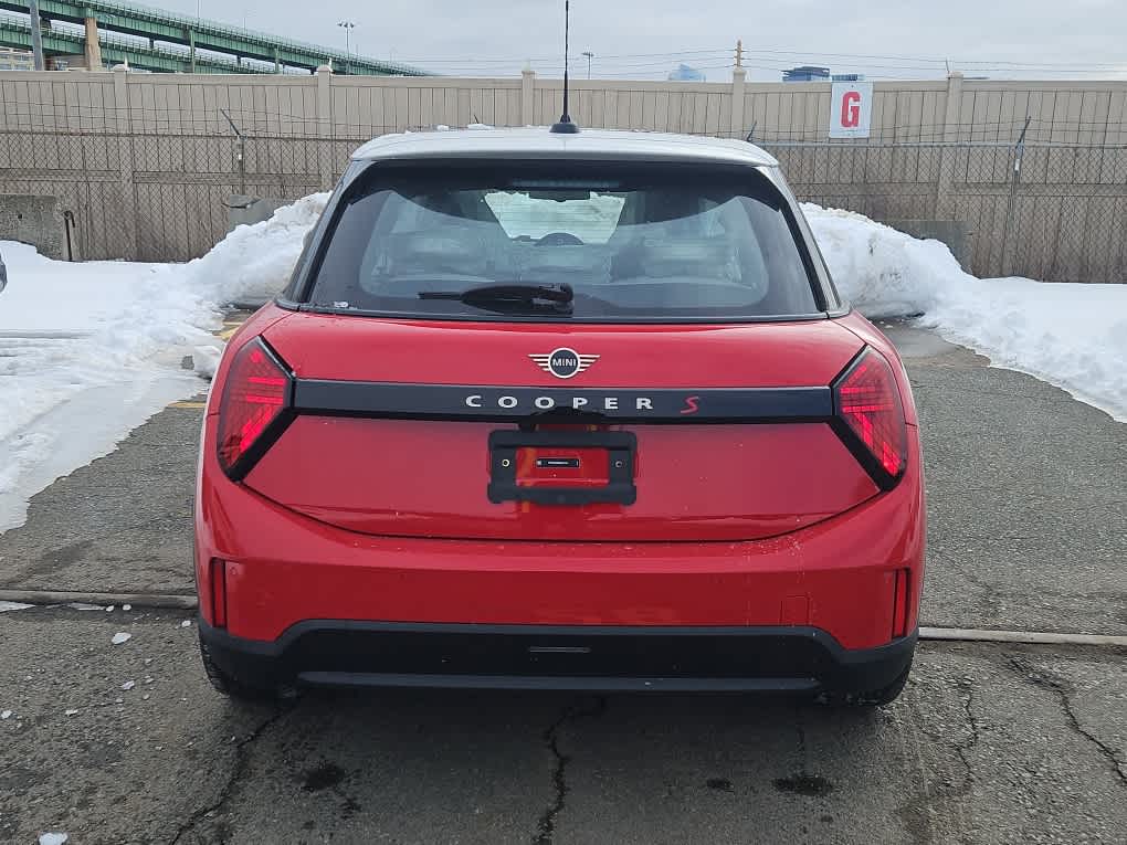 new 2025 MINI Hardtop 4 Door car, priced at $37,110