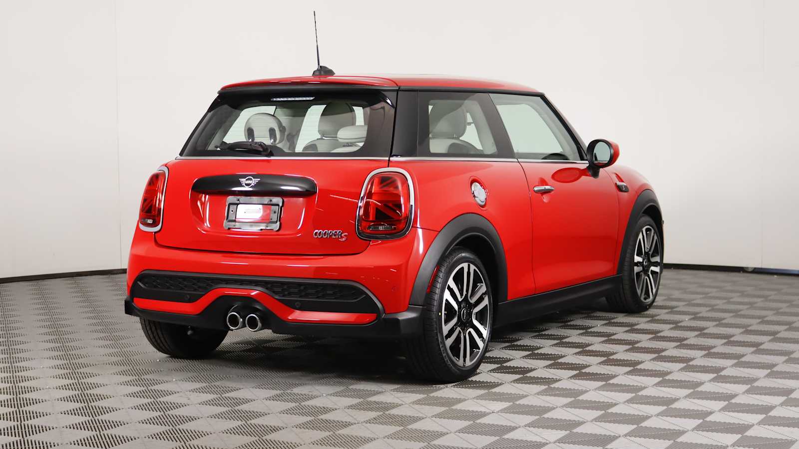 used 2022 MINI Hardtop 2 Door car, priced at $26,698