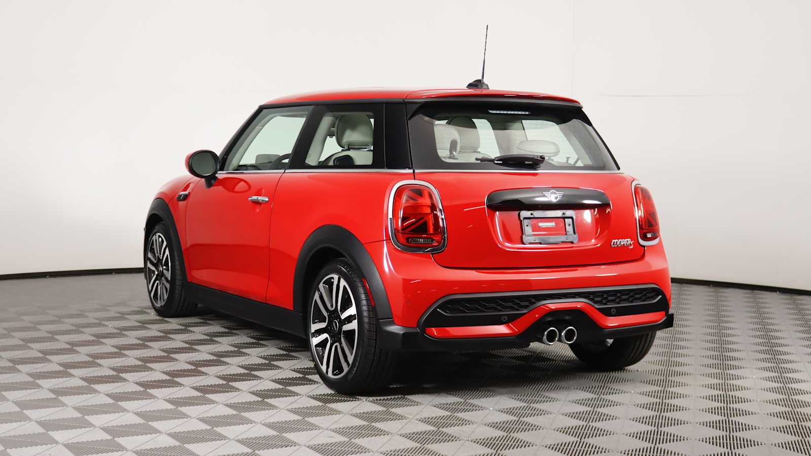 used 2022 MINI Hardtop 2 Door car, priced at $26,698