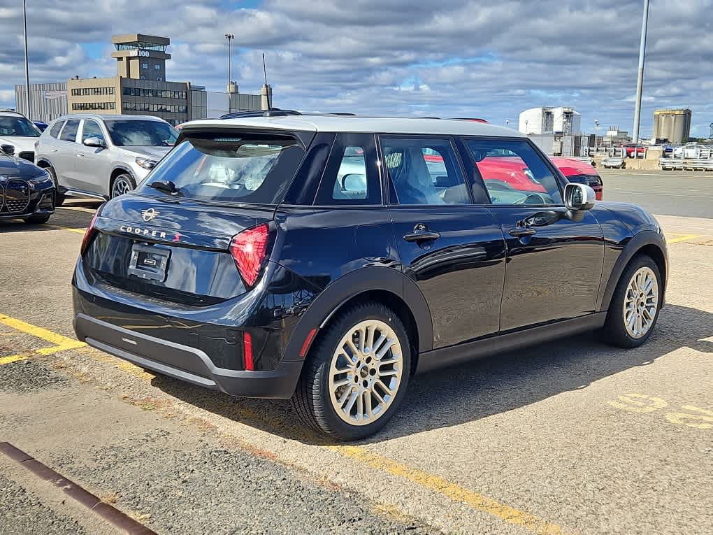 new 2025 MINI Hardtop 4 Door car, priced at $36,680