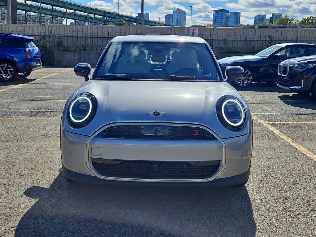 new 2025 MINI Hardtop 4 Door car, priced at $36,680