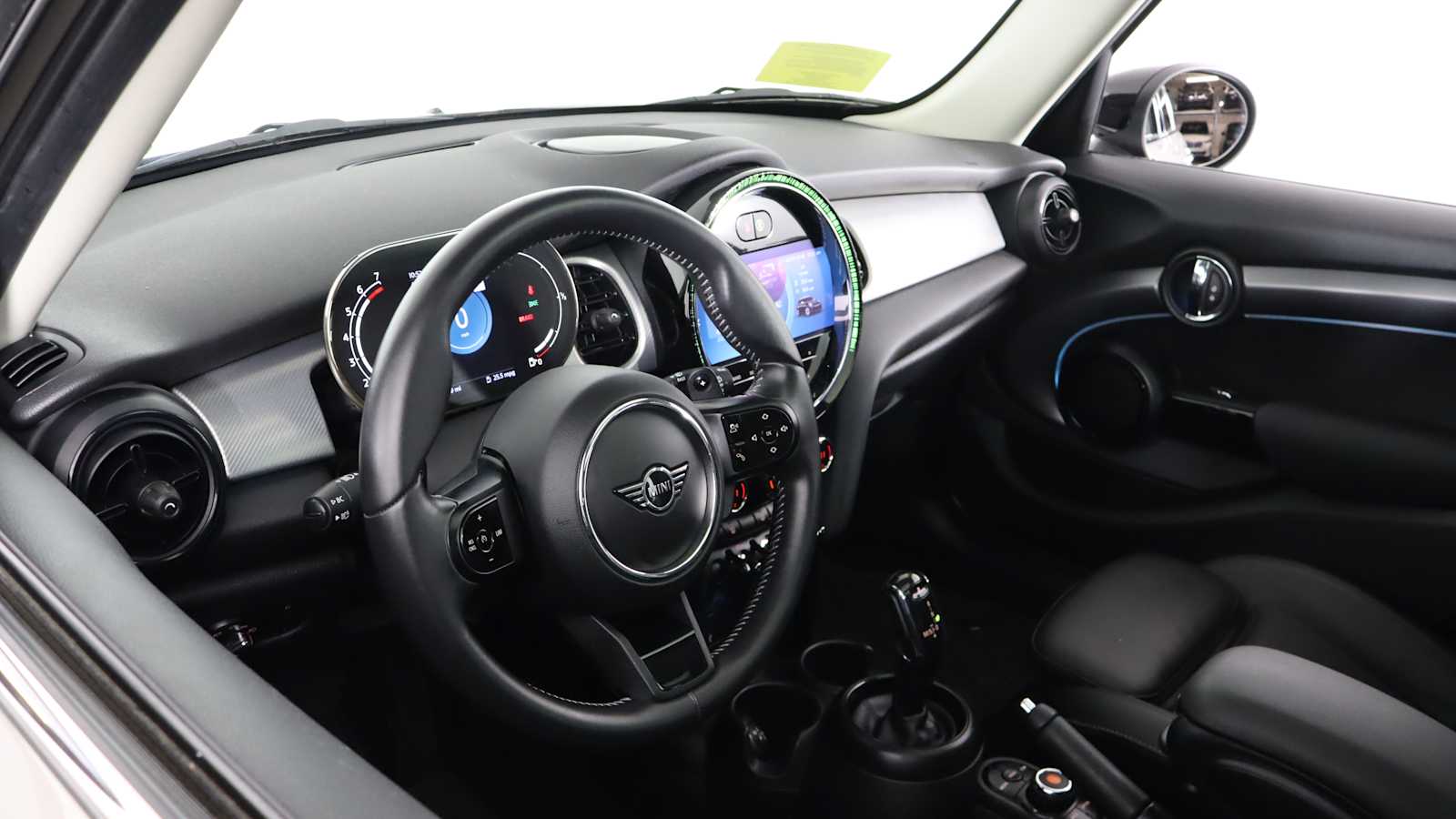 used 2022 MINI Hardtop 4 Door car, priced at $25,698