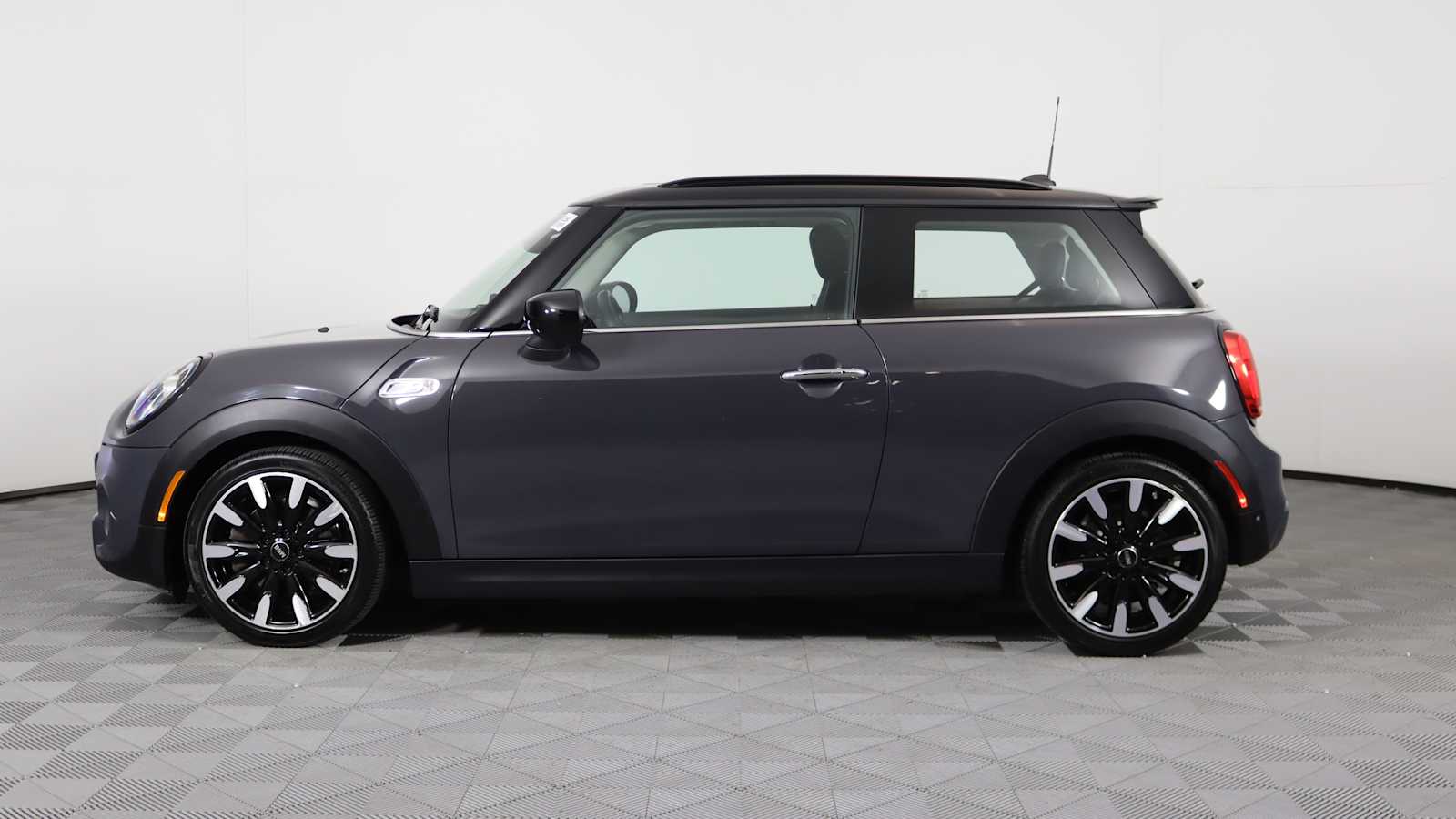 used 2021 MINI Hardtop 2 Door car, priced at $24,698