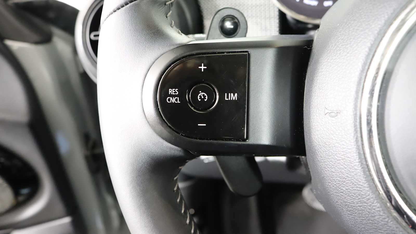 used 2023 MINI Hardtop 2 Door car, priced at $27,798