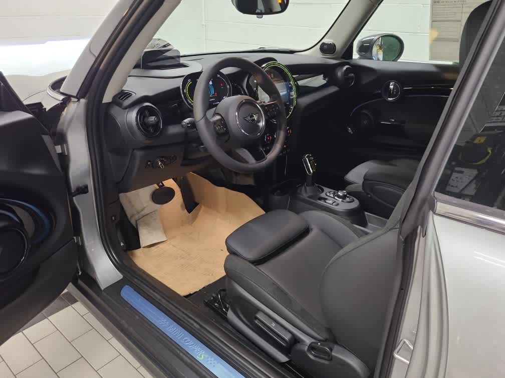 new 2024 MINI Hardtop 2 Door car, priced at $37,695