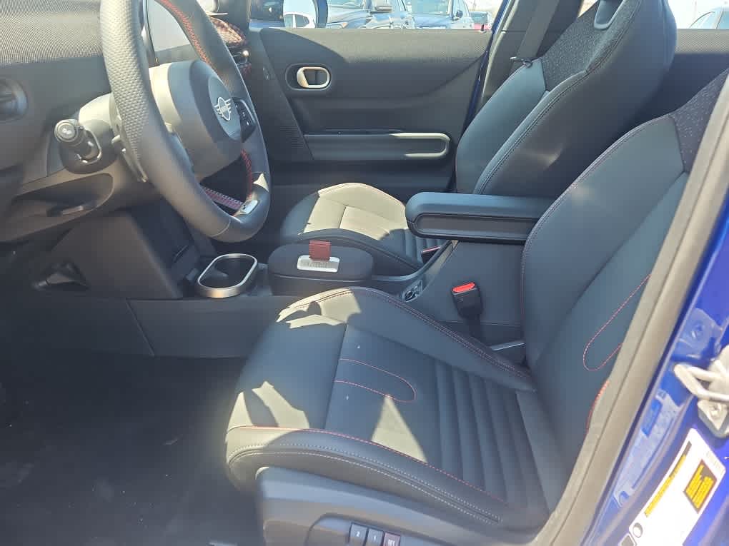 new 2025 MINI Hardtop 4 Door car, priced at $41,010