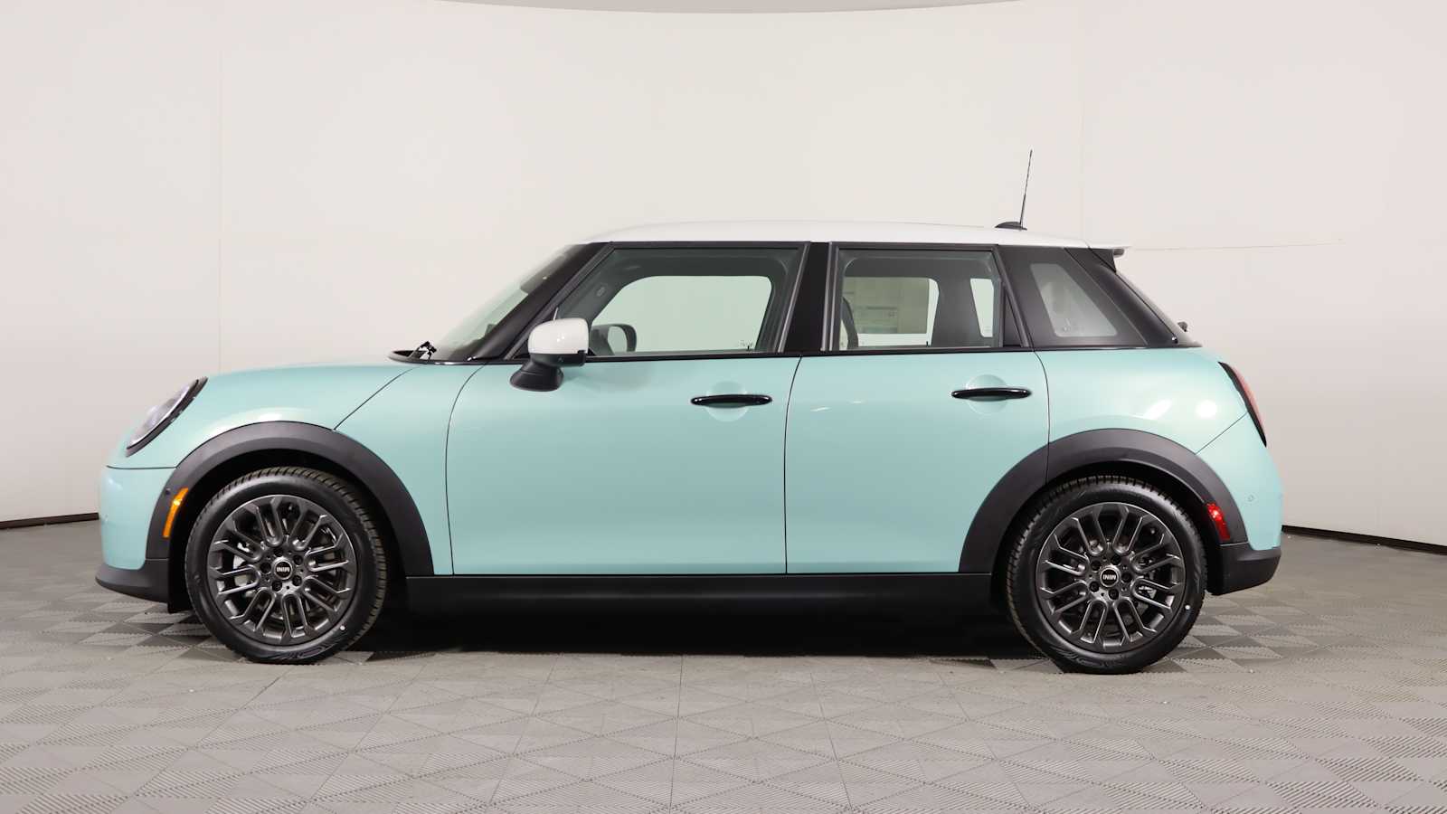 new 2025 MINI Hardtop 4 Door car, priced at $40,050