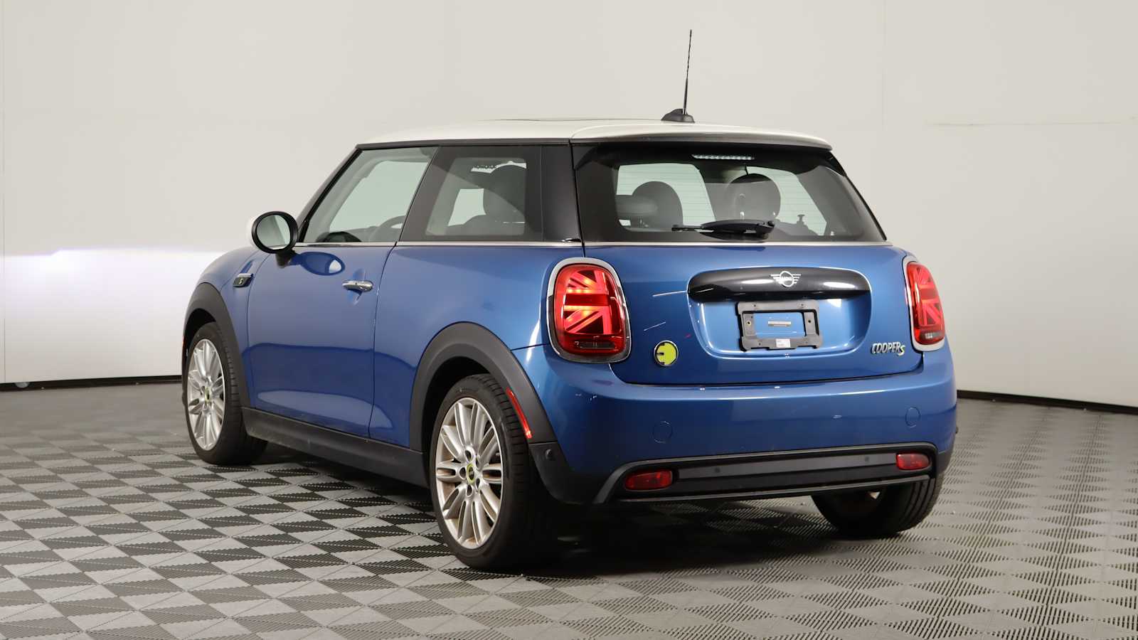used 2024 MINI Electric Hardtop 2 Door car, priced at $23,698