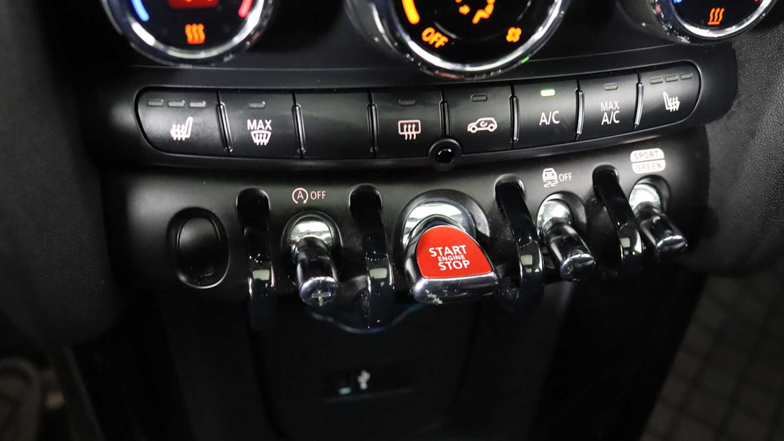 used 2022 MINI Hardtop 4 Door car, priced at $25,698