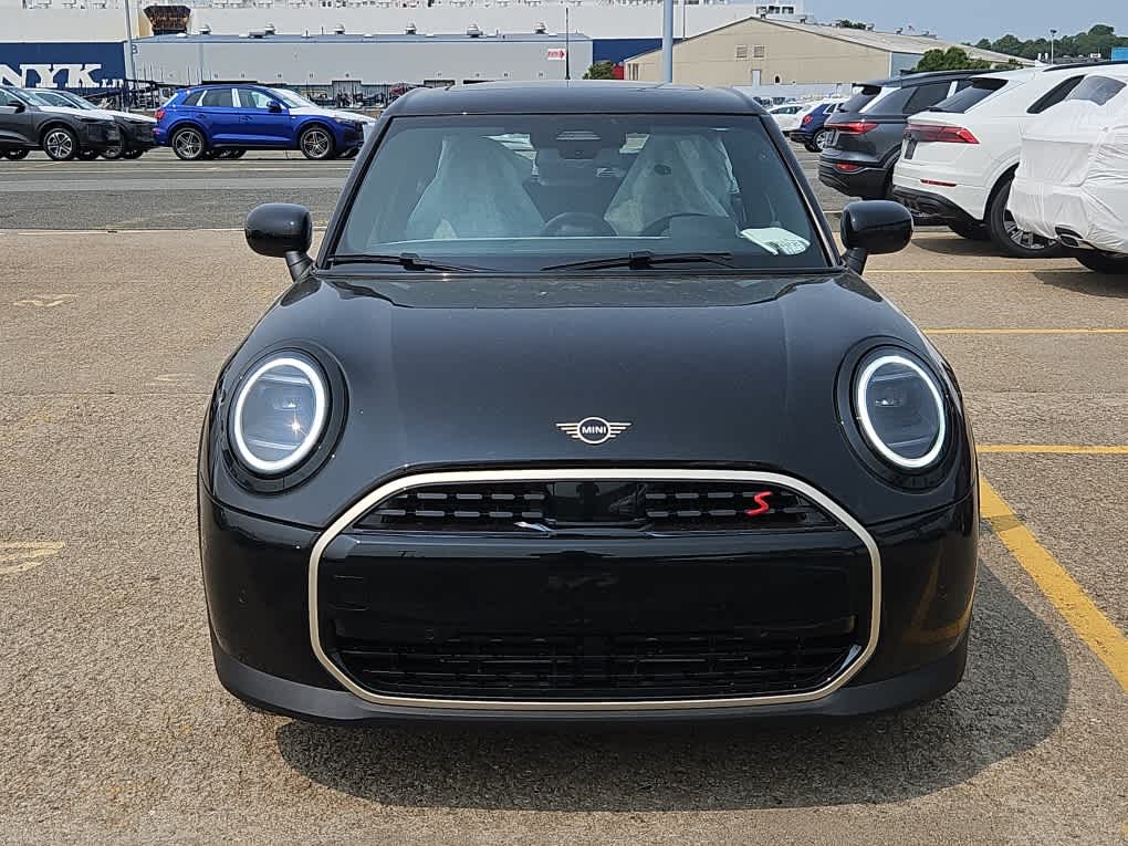 new 2025 MINI Hardtop 4 Door car, priced at $37,775