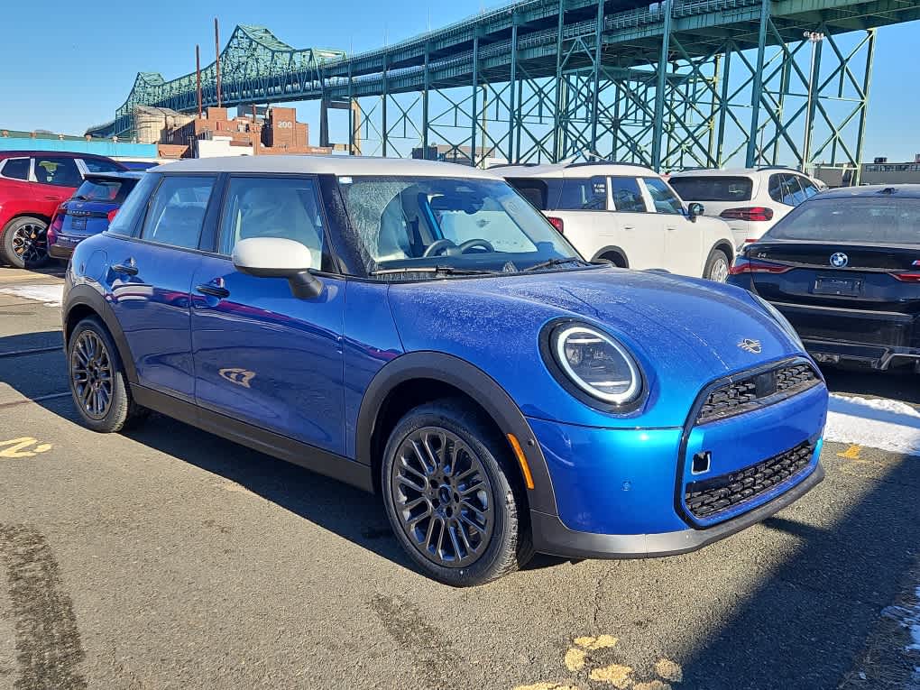 new 2025 MINI Hardtop 4 Door car, priced at $34,800