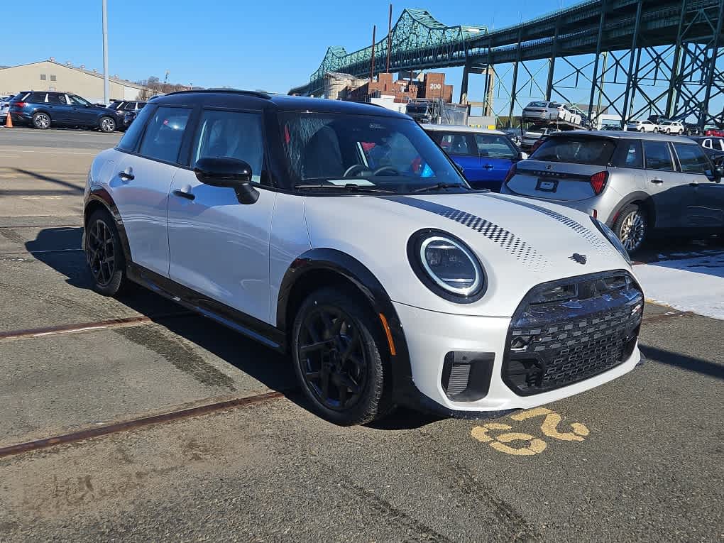 new 2025 MINI Hardtop 4 Door car, priced at $41,190