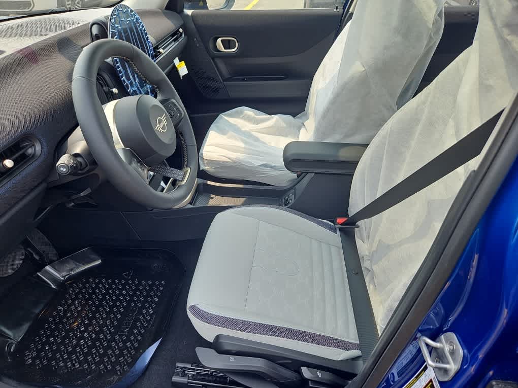 new 2025 MINI Hardtop 4 Door car, priced at $37,220