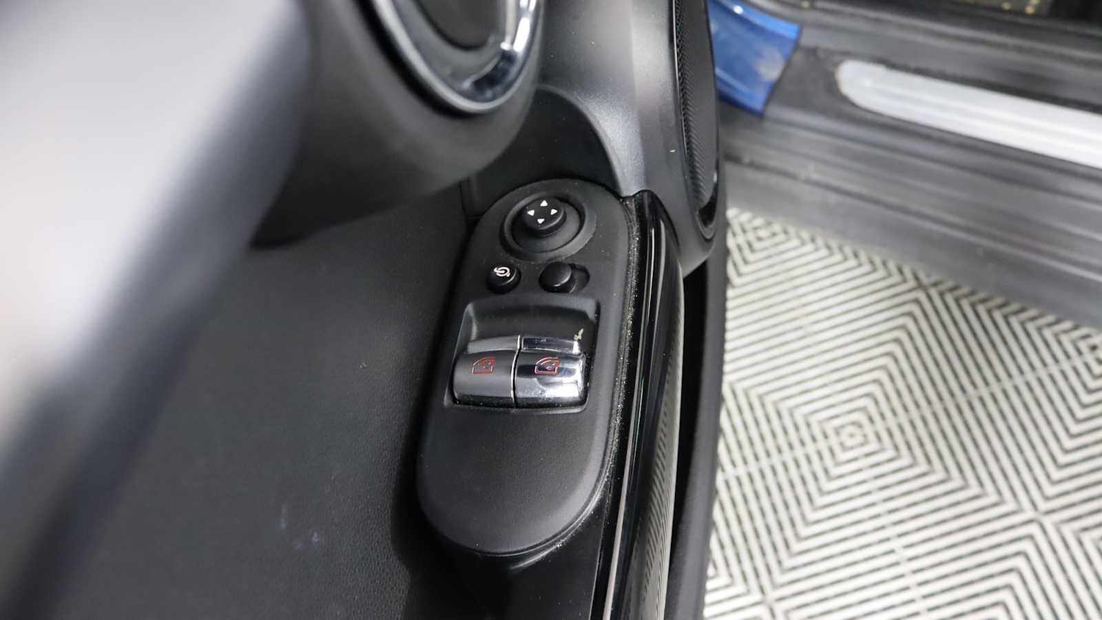 used 2024 MINI Electric Hardtop 2 Door car, priced at $23,698
