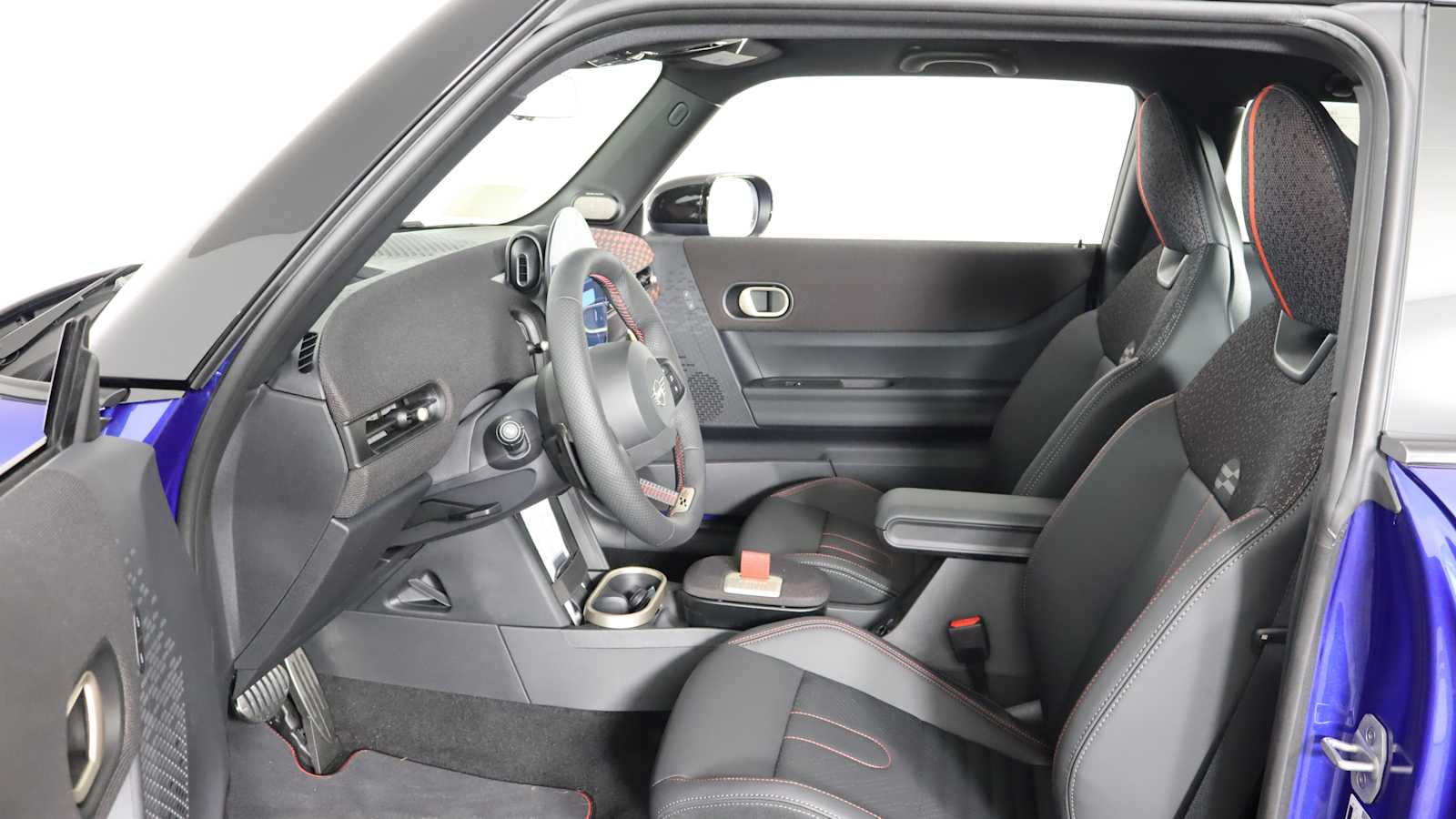 new 2025 MINI Hardtop 2 Door car, priced at $46,940
