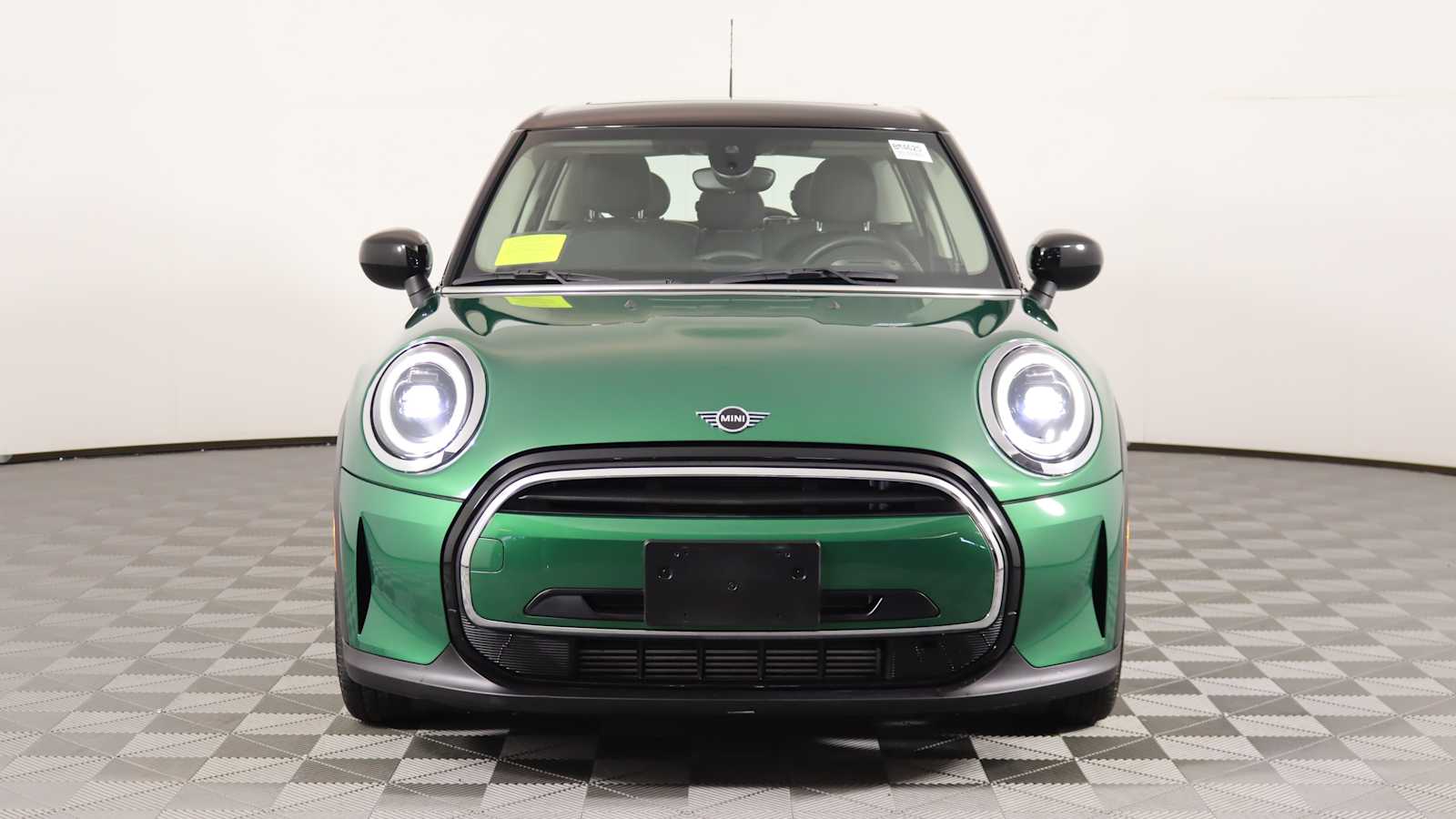 used 2022 MINI Hardtop 4 Door car, priced at $24,498