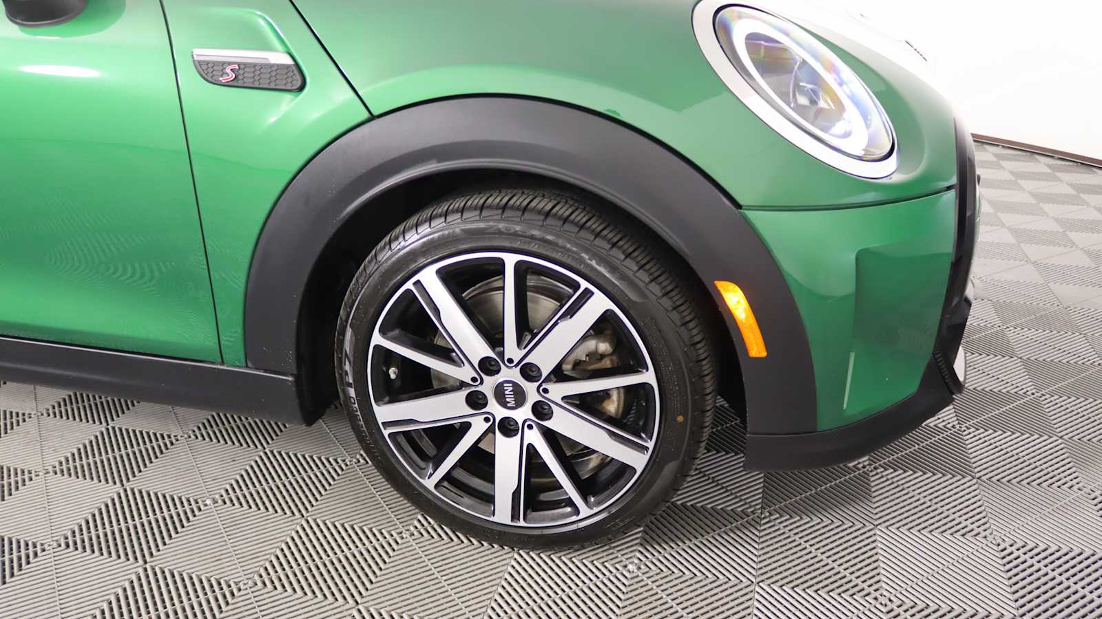 used 2022 MINI Hardtop 4 Door car, priced at $24,798