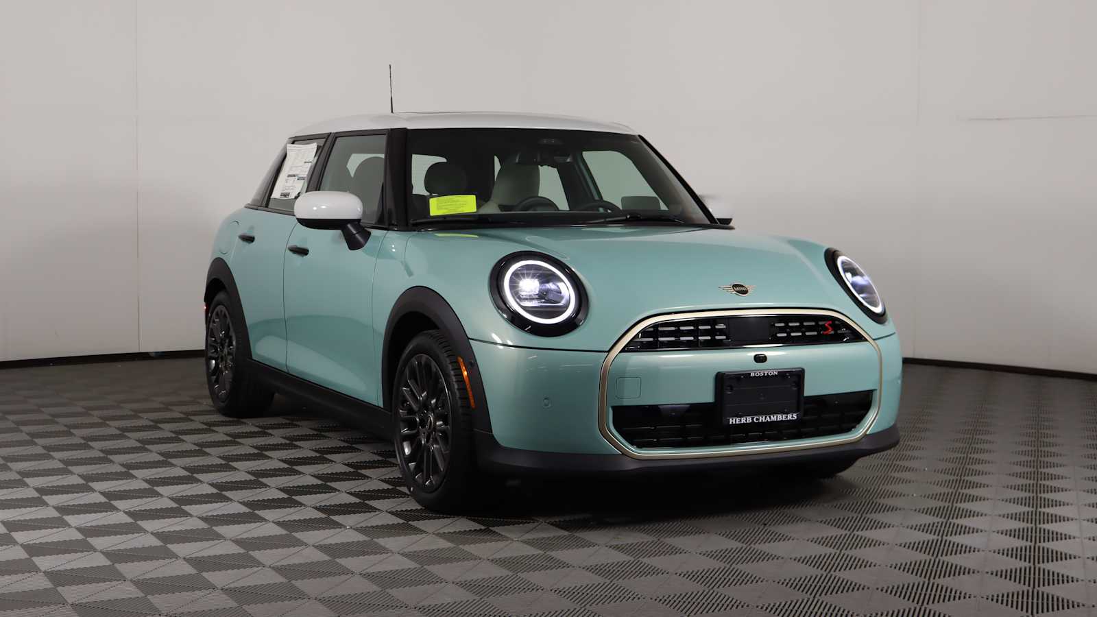 new 2025 MINI Hardtop 4 Door car, priced at $40,050