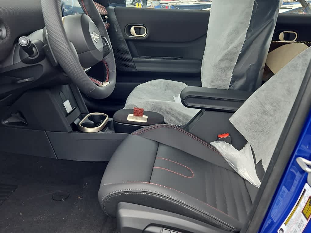new 2025 MINI Hardtop 4 Door car, priced at $40,905