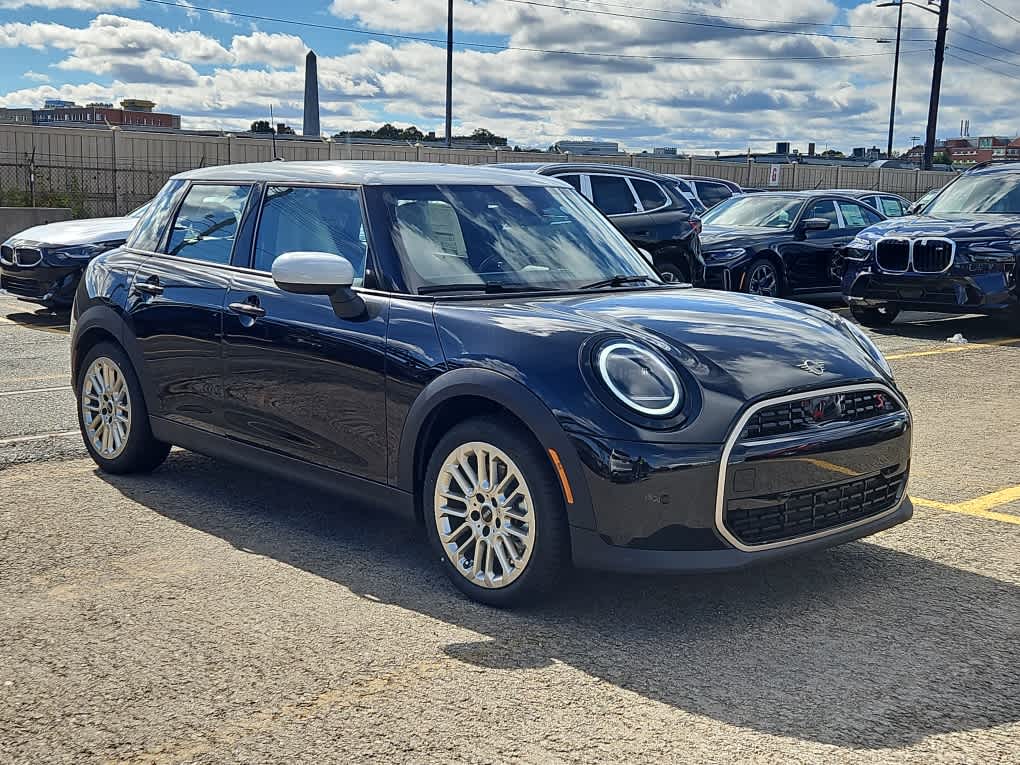 new 2025 MINI Hardtop 4 Door car, priced at $36,680