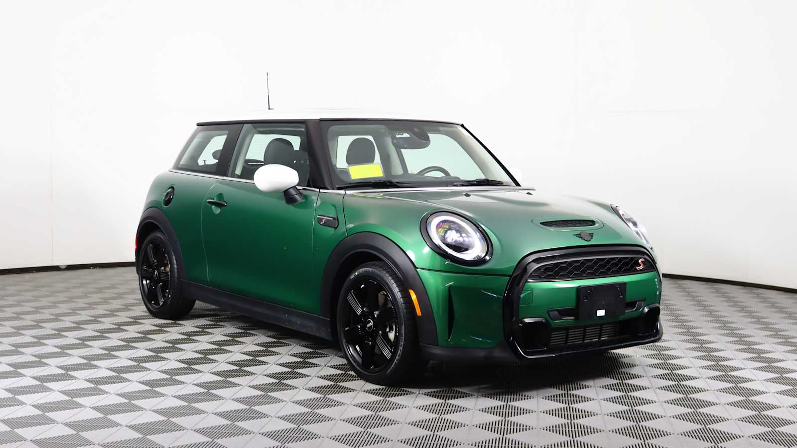 used 2023 MINI Hardtop 2 Door car, priced at $26,998