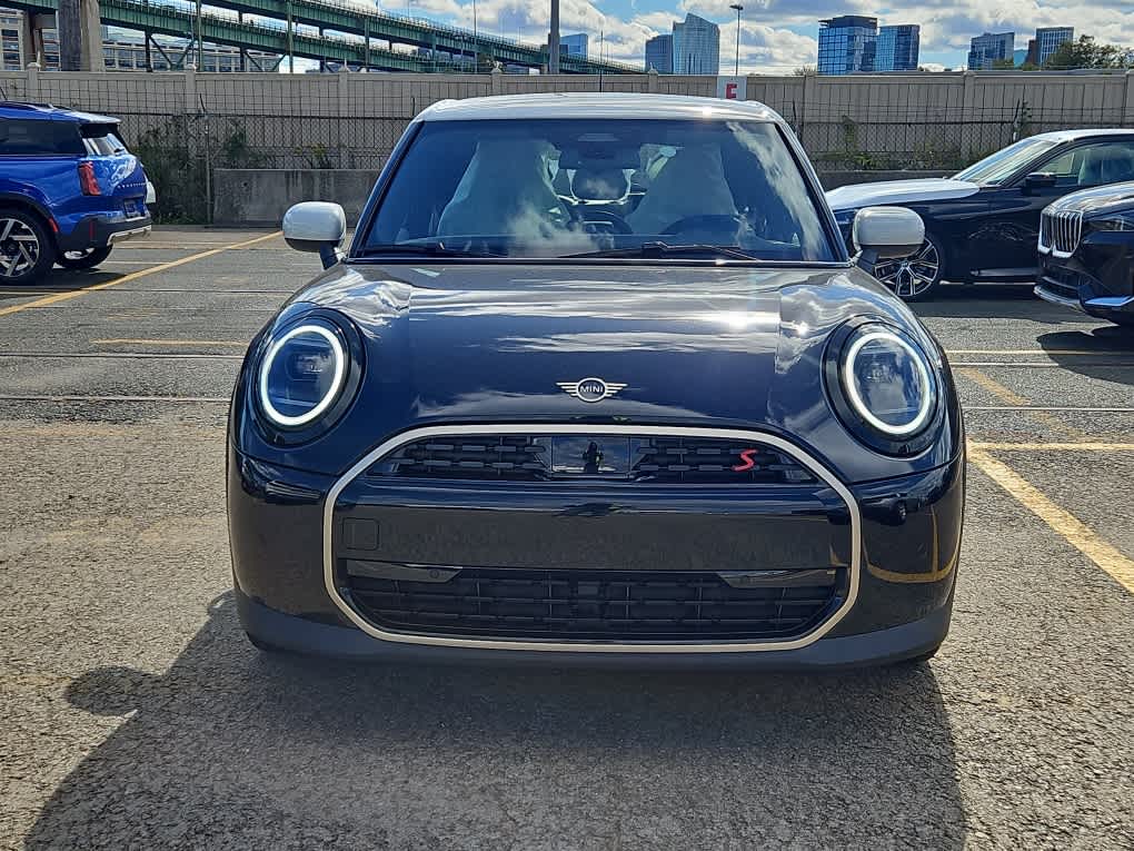 new 2025 MINI Hardtop 4 Door car, priced at $36,680