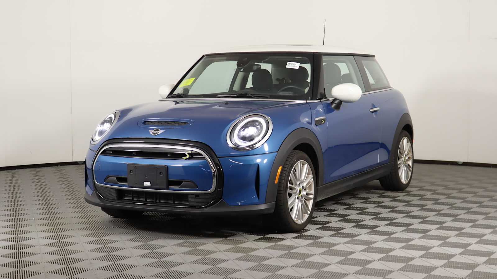 used 2024 MINI Electric Hardtop 2 Door car, priced at $23,698