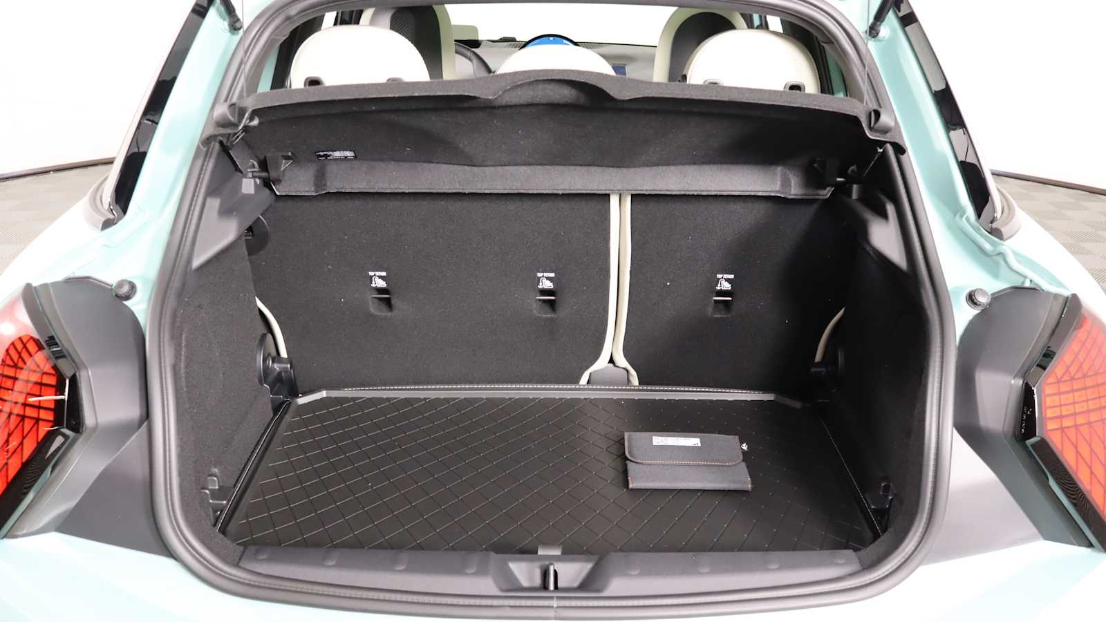 new 2025 MINI Hardtop 4 Door car, priced at $40,050