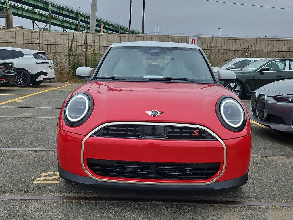 new 2025 MINI Hardtop 4 Door car, priced at $37,195