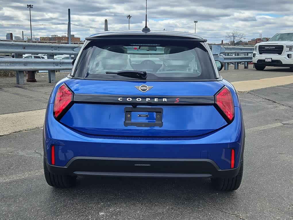 new 2025 MINI Hardtop 2 Door car, priced at $36,825