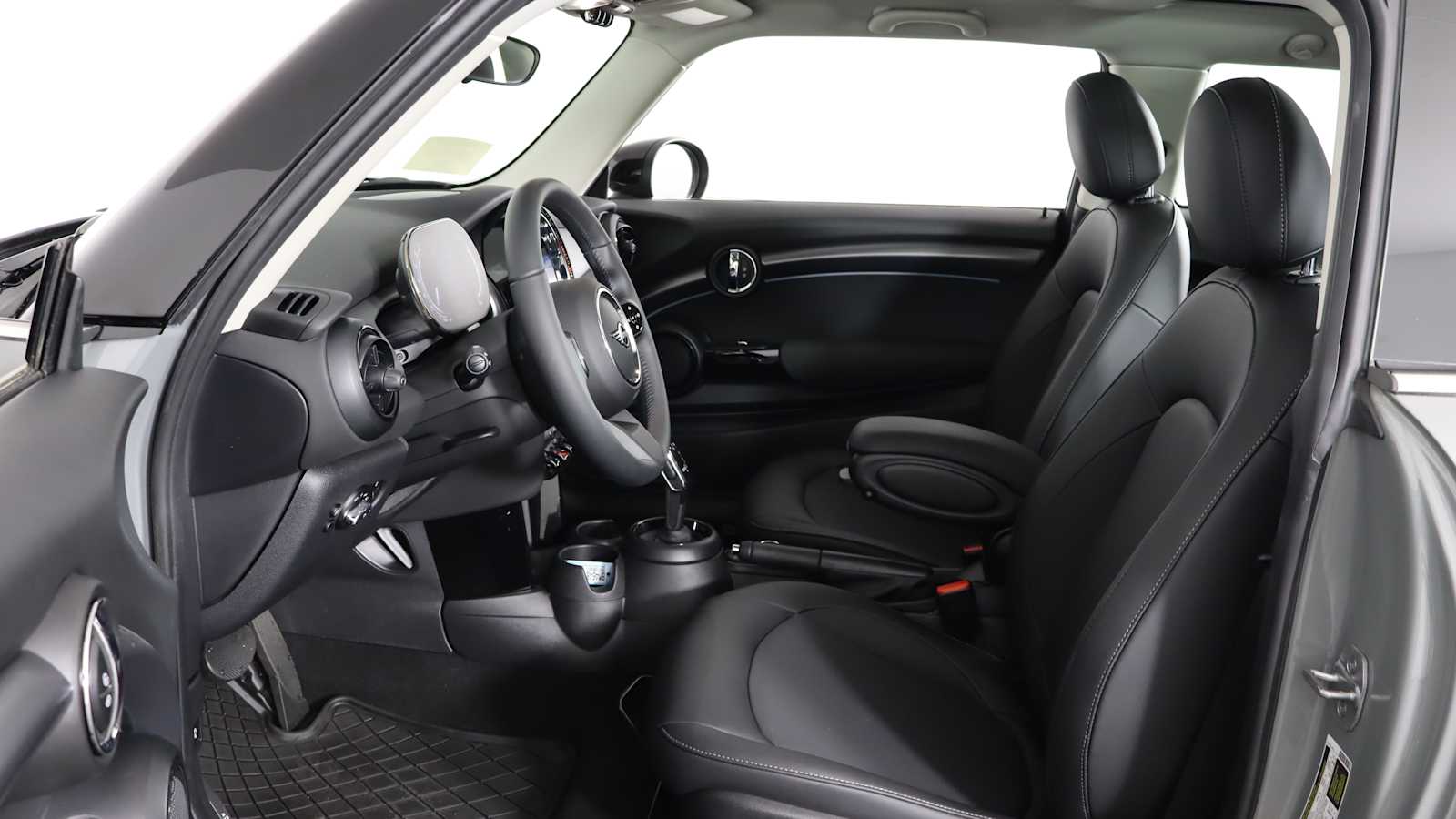 used 2023 MINI Hardtop 2 Door car, priced at $24,598