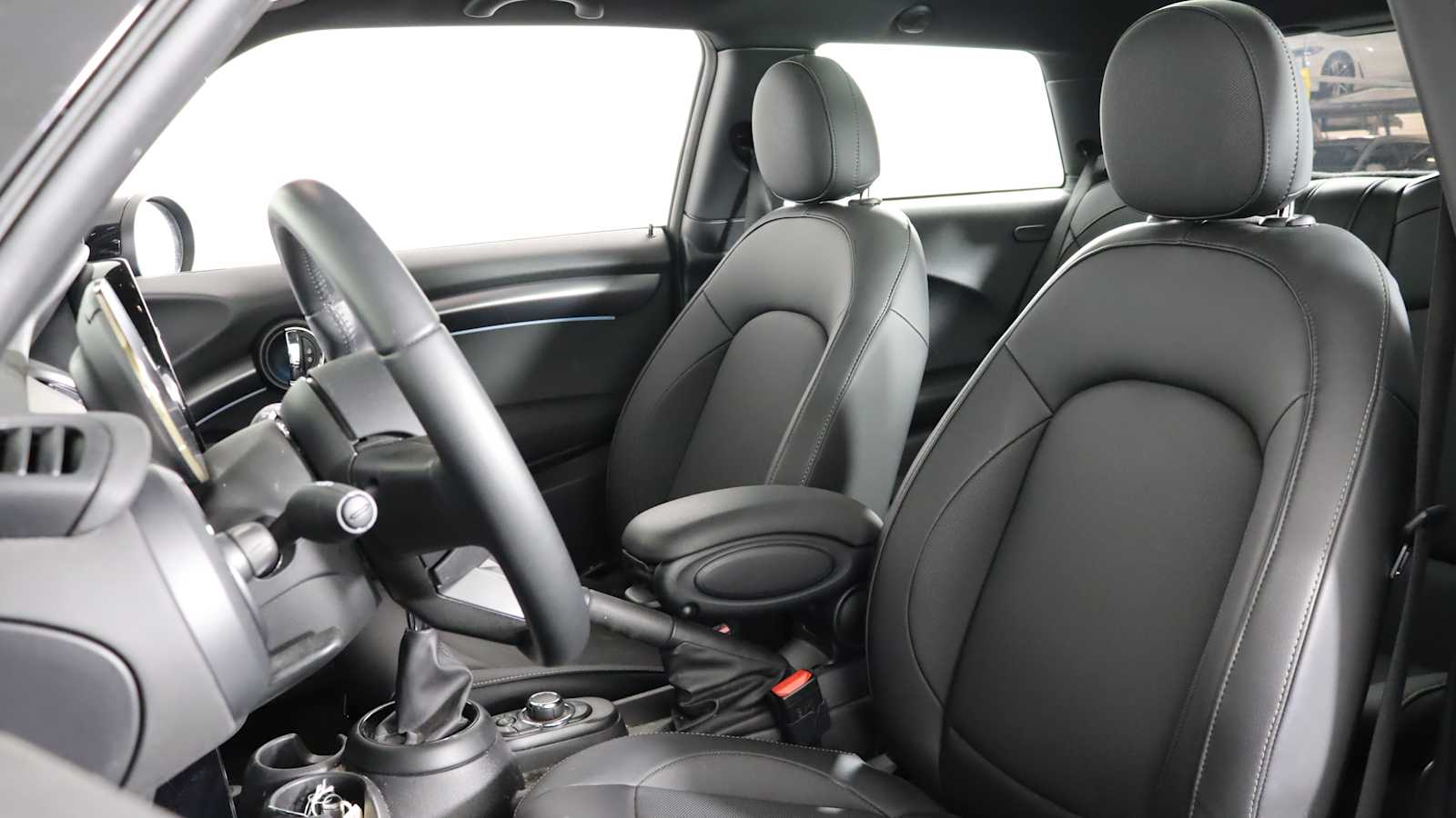 used 2022 MINI Hardtop 2 Door car, priced at $22,598