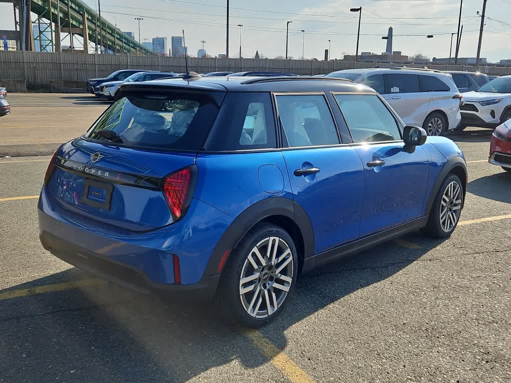new 2025 MINI Hardtop 4 Door car, priced at $38,045