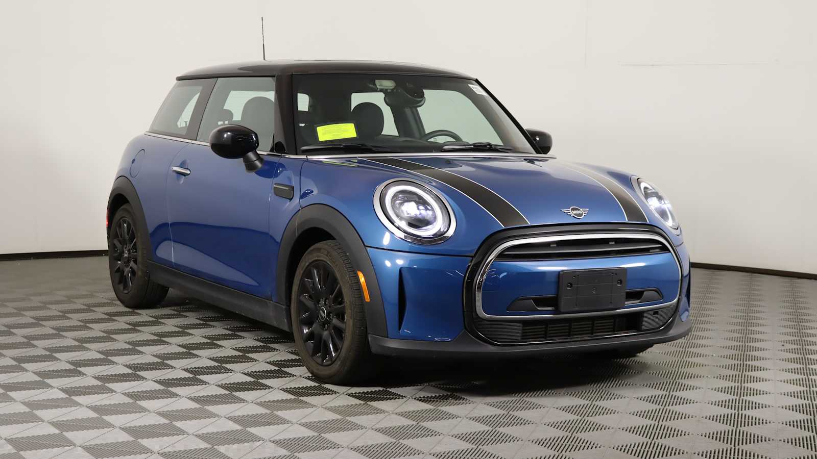 used 2022 MINI Hardtop 2 Door car, priced at $22,598