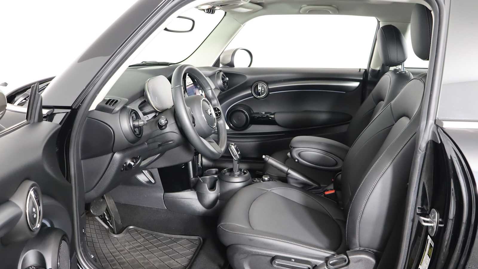 used 2023 MINI Hardtop 2 Door car, priced at $23,798