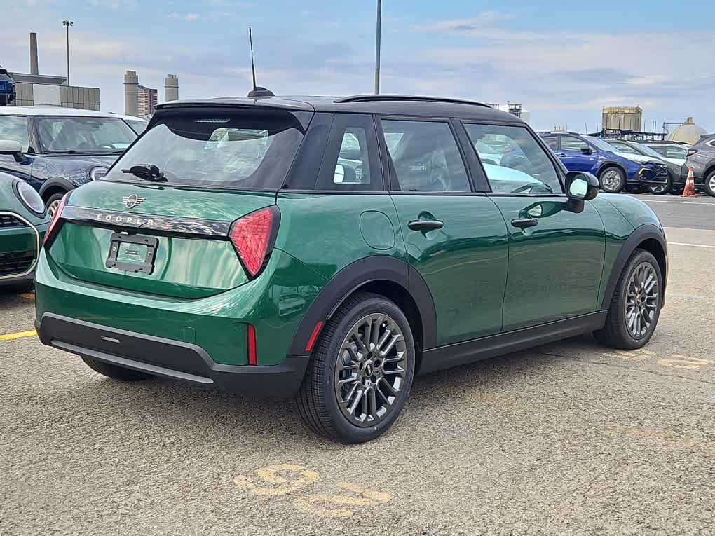 new 2025 MINI Hardtop 4 Door car, priced at $39,620