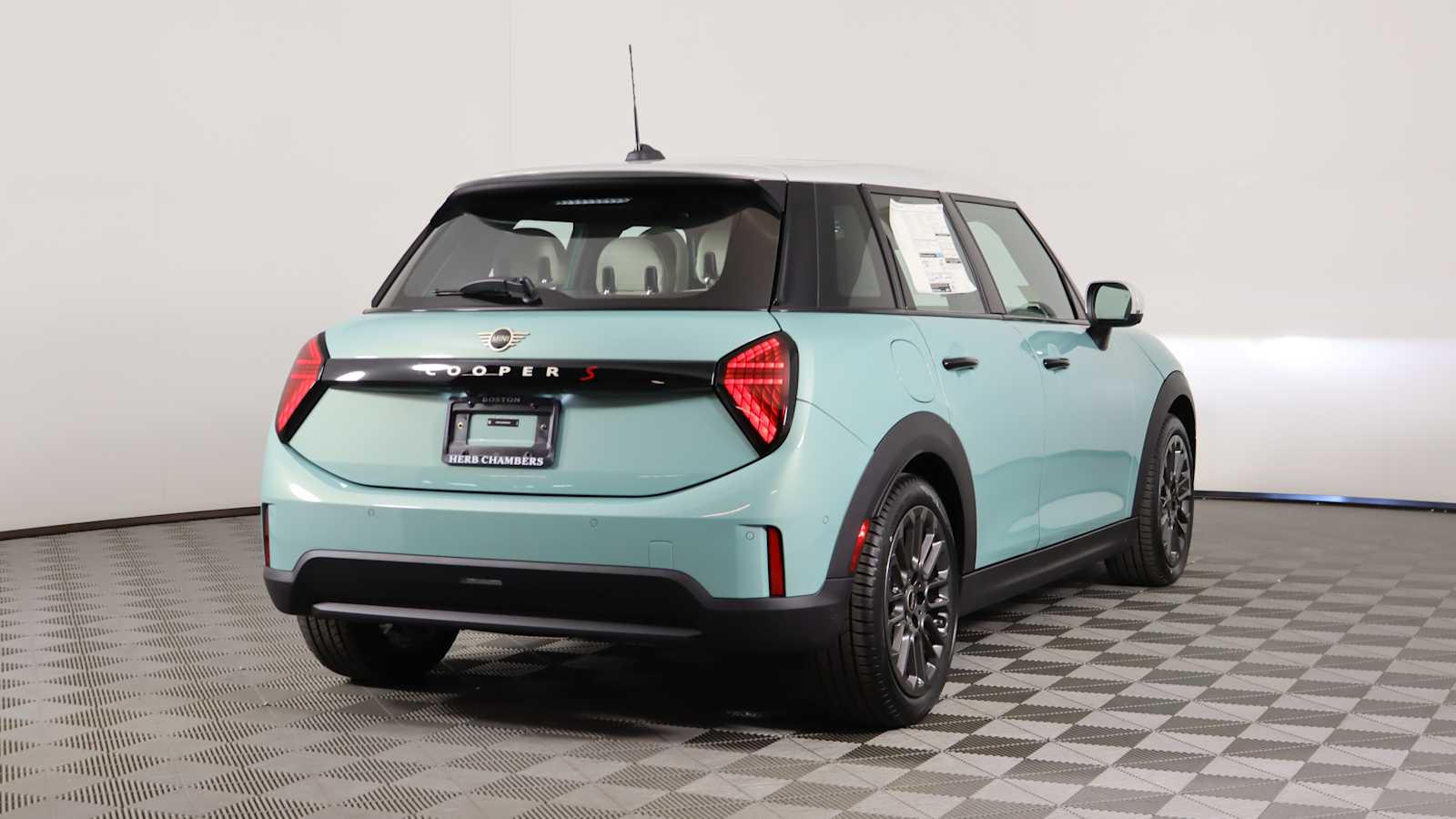 new 2025 MINI Hardtop 4 Door car, priced at $40,050
