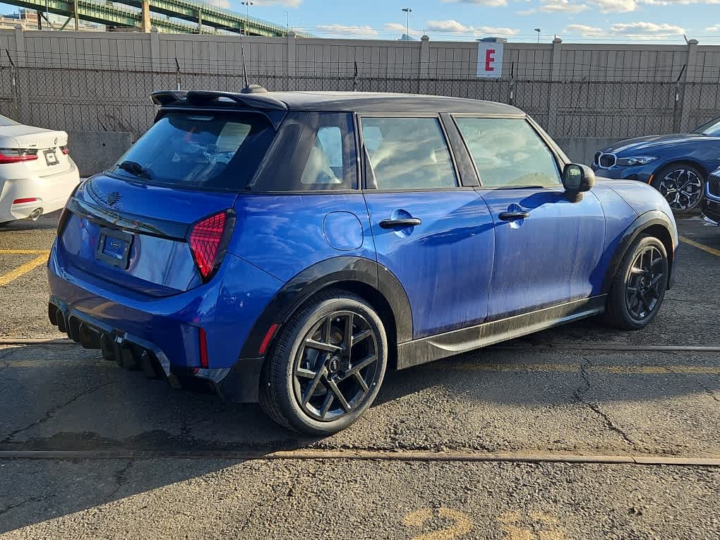 new 2025 MINI Hardtop 4 Door car, priced at $41,010