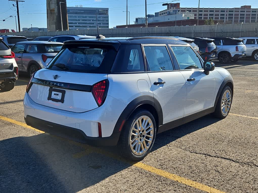 new 2025 MINI Hardtop 4 Door car, priced at $36,930